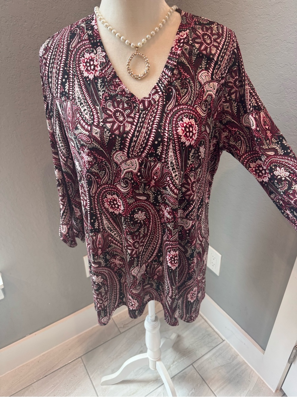 Scarlett Paisley V-Neck Tunic Top - Black & Pink